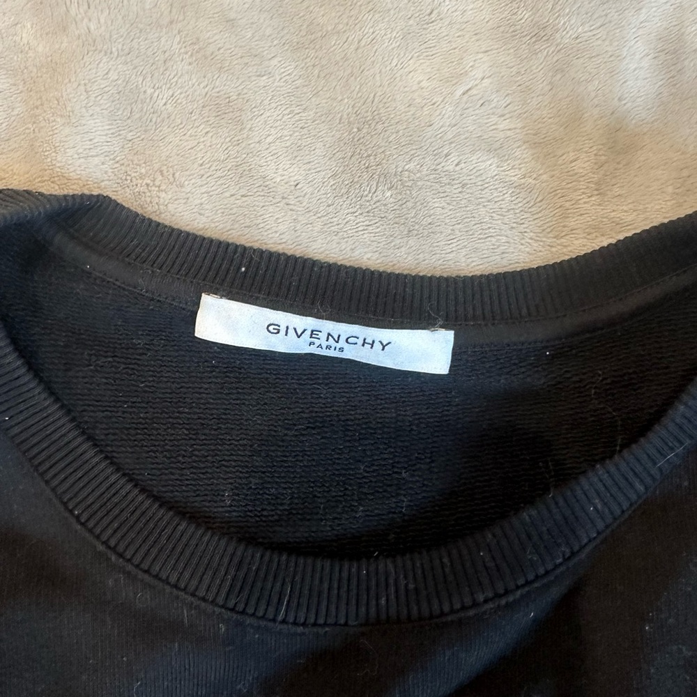 Men’s Givenchy pullover - Picture 2 of 3